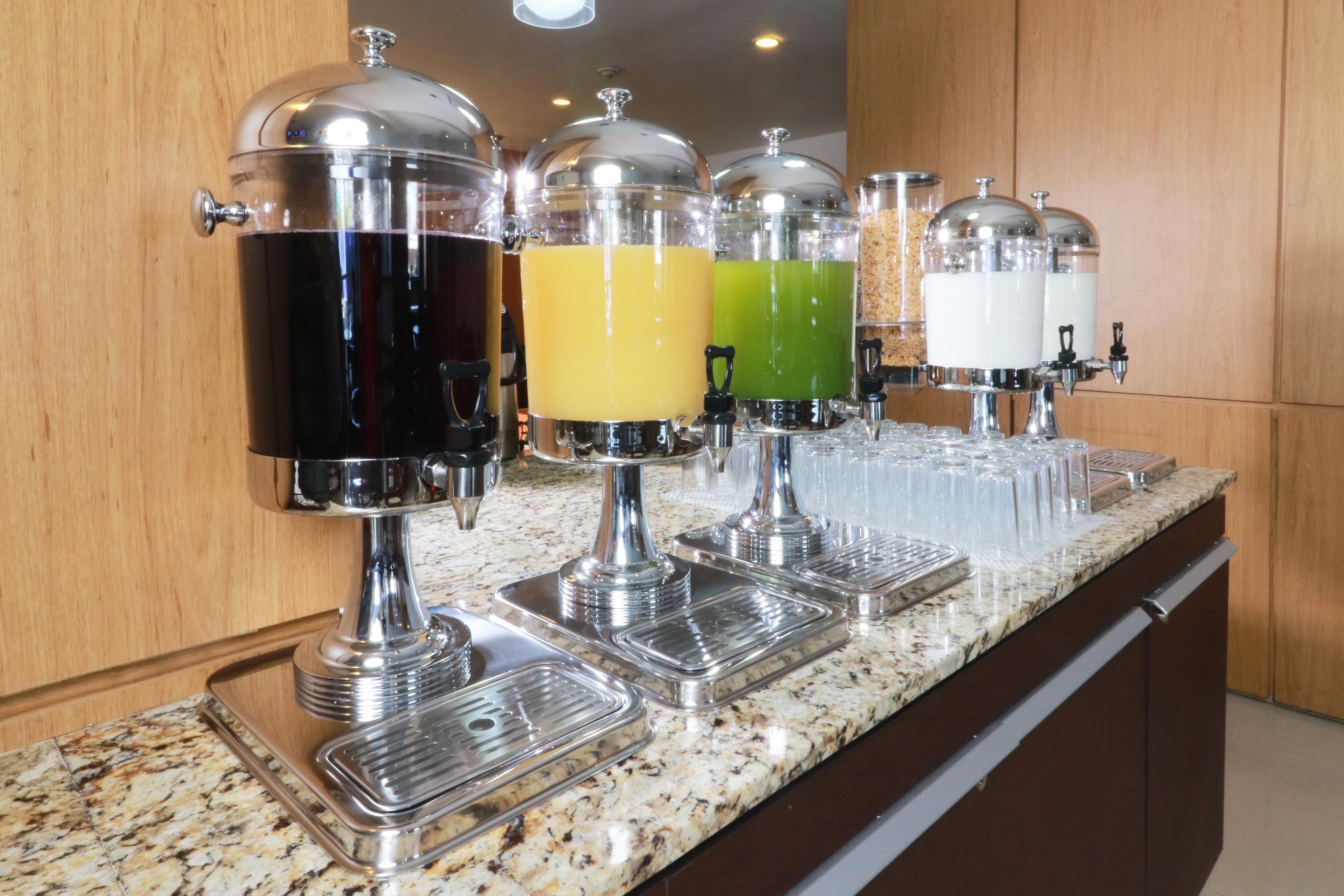 Staybridge Suites Guadalajara Expo By Ihg Запопан Екстериор снимка