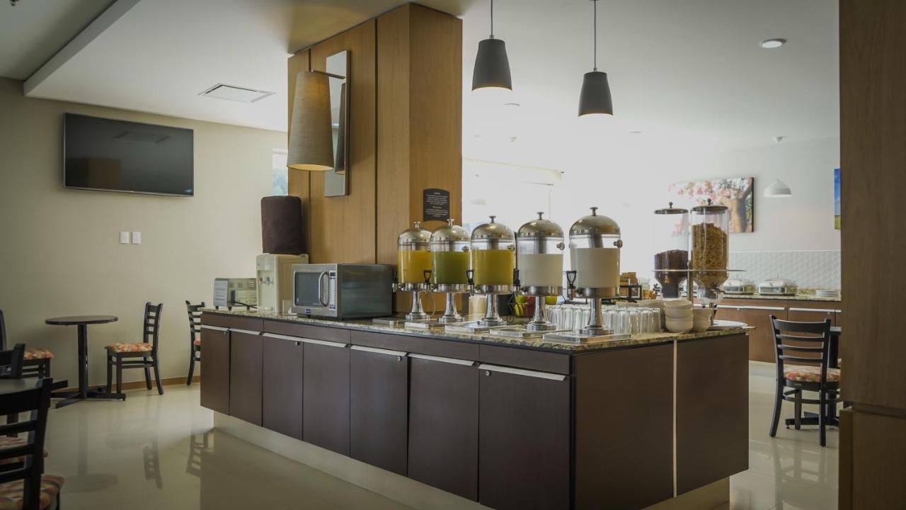 Staybridge Suites Guadalajara Expo By Ihg Запопан Екстериор снимка
